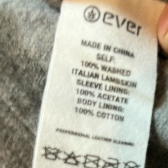 Sassy petite gray lambskin moto jacket - Picture 4 of 6